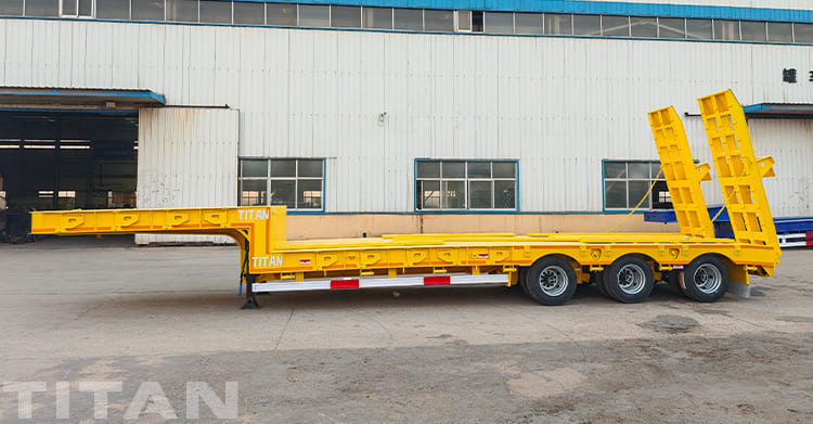 3 Axle Low Bed Trailer Truck for Sale in Uganda