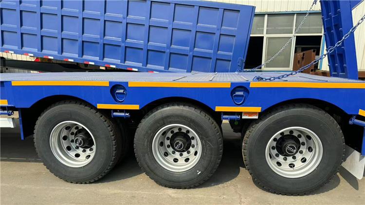 Tri Axle 60 Ton Low Bed Truck Trailer Price for Sale Near Me In Uganda