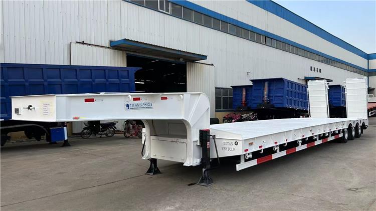 Tri Axle Low Loader Truck for Sale In Uganda Kampala
