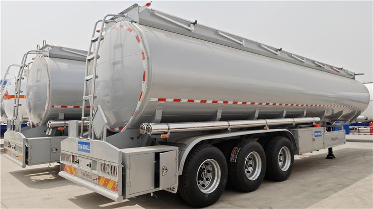 45CBM Oil Tanker Trailer for Sale In Uganda Kampala
