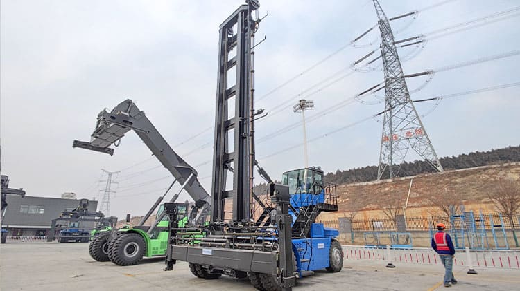 XCMG Cargo Container Forklift Price for Sale in Uganda