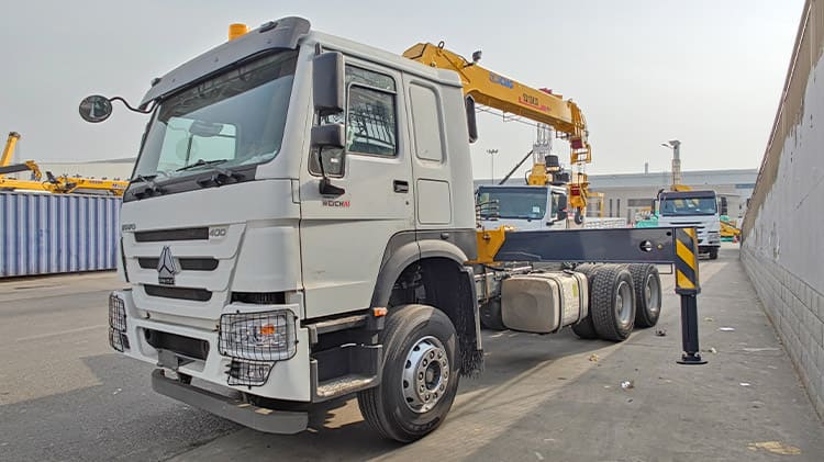 Heavy Duty Telescopic Truck Mounted Crane for Sale in Uganda